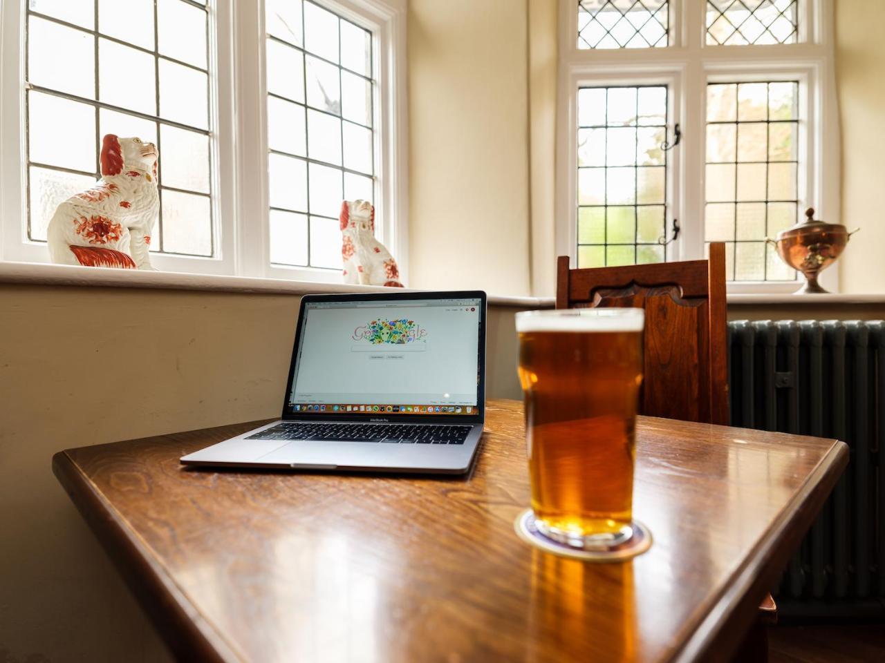 The Wheatsheaf At Beetham Hotel Sandside  ภายนอก รูปภาพ